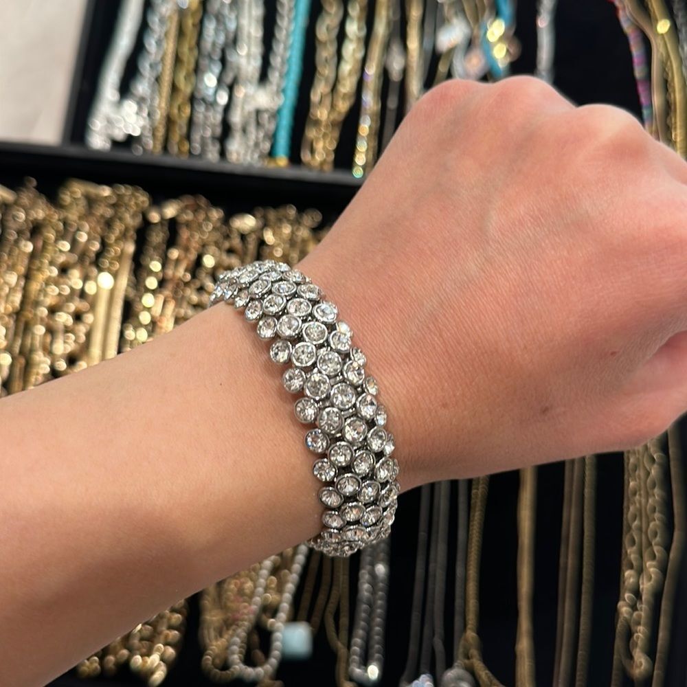 Rhinestone stretchy bracelet - Picture 4 of 7